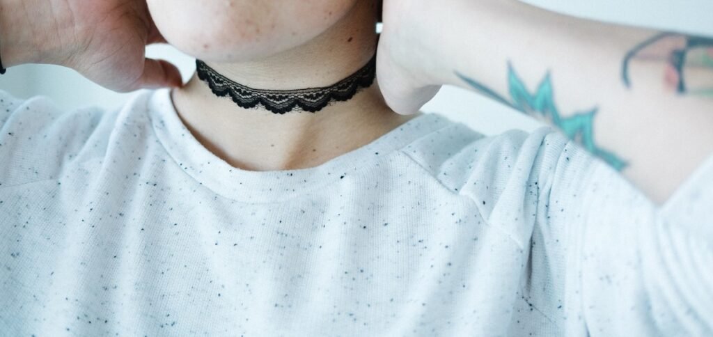 choker necklace